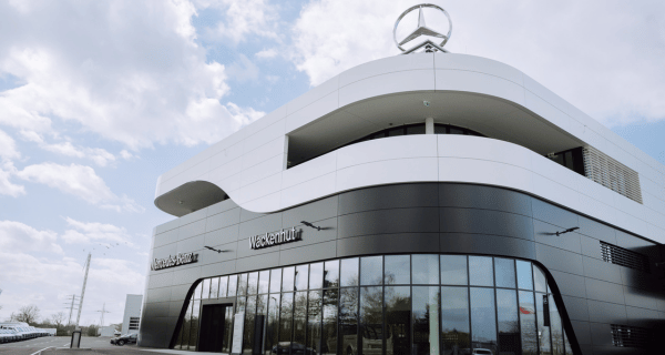 Der Neubau des Lager- und Werkstattgeb&auml;udes von DENFELD Radsport am Tag der Er&ouml;ffnung