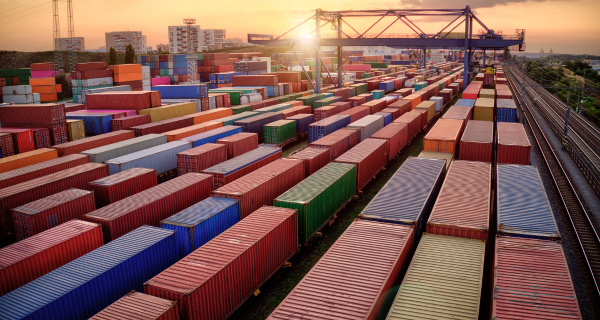 Container-Wagons Luftaufnahme_AdobeStock_288509692.png