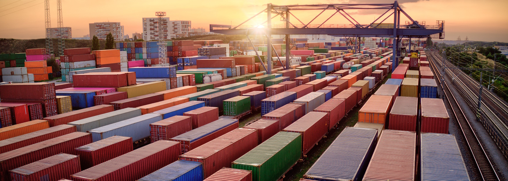 Container-Wagons Luftaufnahme_AdobeStock_288509692_1750x625.jpg Container-Wagons Luftaufnahme_AdobeStock_288509692_1750x625.jpg